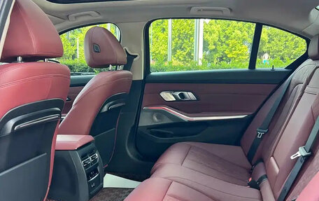 BMW 3 серия, 2022 год, 2 410 000 рублей, 10 фотография