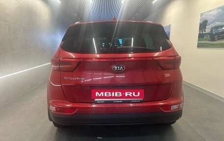 KIA Sportage IV рестайлинг, 2018 год, 1 899 000 рублей, 7 фотография