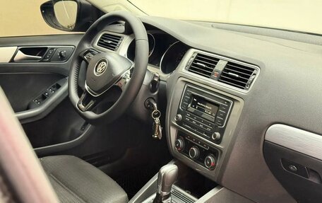 Volkswagen Jetta VI, 2018 год, 1 164 900 рублей, 13 фотография