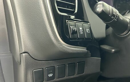 Mitsubishi Outlander III рестайлинг 3, 2016 год, 1 950 000 рублей, 9 фотография