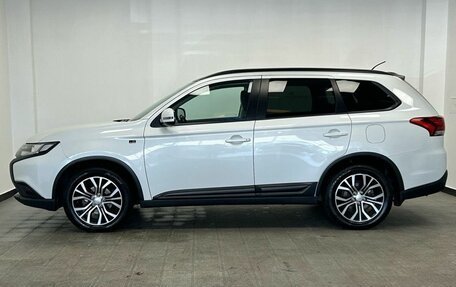 Mitsubishi Outlander III рестайлинг 3, 2016 год, 1 950 000 рублей, 24 фотография