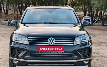 Volkswagen Touareg III, 2015 год, 2 380 000 рублей, 2 фотография