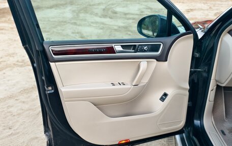 Volkswagen Touareg III, 2015 год, 2 380 000 рублей, 11 фотография