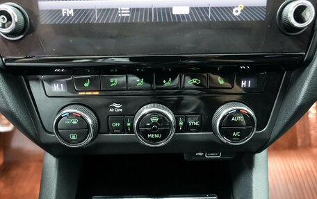 Skoda Octavia, 2019 год, 1 696 000 рублей, 10 фотография