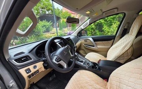 Mitsubishi Montero Sport, 2018 год, 2 600 000 рублей, 15 фотография