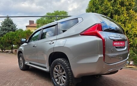 Mitsubishi Montero Sport, 2018 год, 2 600 000 рублей, 5 фотография