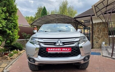 Mitsubishi Montero Sport, 2018 год, 2 600 000 рублей, 16 фотография