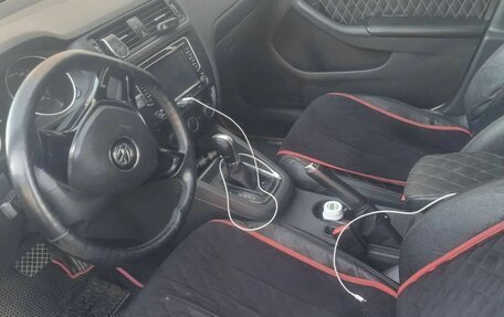 Volkswagen Jetta VI, 2015 год, 1 200 000 рублей, 5 фотография