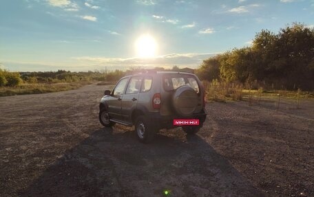 Chevrolet Niva I рестайлинг, 2015 год, 585 000 рублей, 4 фотография