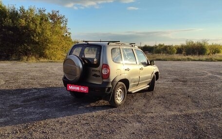 Chevrolet Niva I рестайлинг, 2015 год, 585 000 рублей, 3 фотография