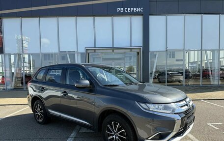 Mitsubishi Outlander III рестайлинг 3, 2015 год, 1 490 000 рублей, 3 фотография