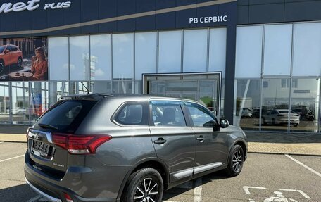 Mitsubishi Outlander III рестайлинг 3, 2015 год, 1 490 000 рублей, 8 фотография
