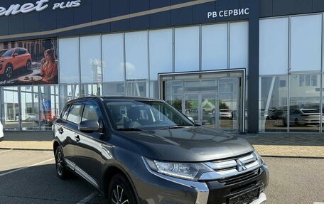 Mitsubishi Outlander III рестайлинг 3, 2015 год, 1 490 000 рублей, 2 фотография