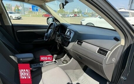 Mitsubishi Outlander III рестайлинг 3, 2015 год, 1 490 000 рублей, 19 фотография