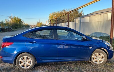 Hyundai Solaris II рестайлинг, 2011 год, 500 000 рублей, 3 фотография