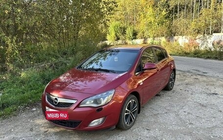 Opel Astra J, 2011 год, 460 000 рублей, 2 фотография