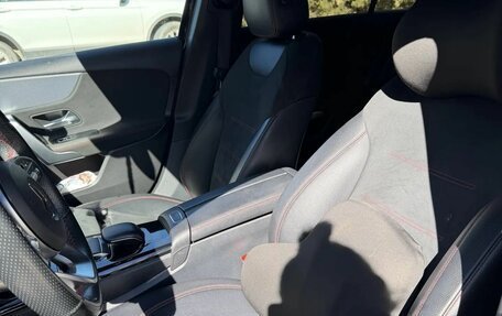 Mercedes-Benz A-Класс, 2018 год, 2 700 000 рублей, 4 фотография