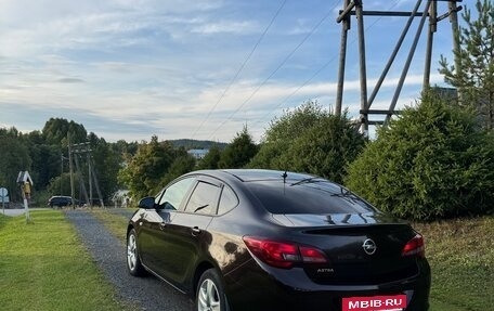 Opel Astra J, 2013 год, 790 000 рублей, 2 фотография