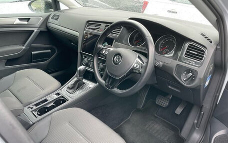 Volkswagen Golf VII, 2018 год, 1 310 000 рублей, 10 фотография