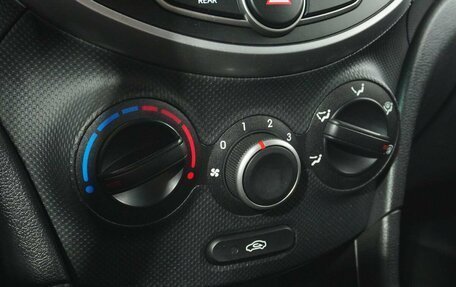 Hyundai Solaris II рестайлинг, 2016 год, 923 000 рублей, 13 фотография