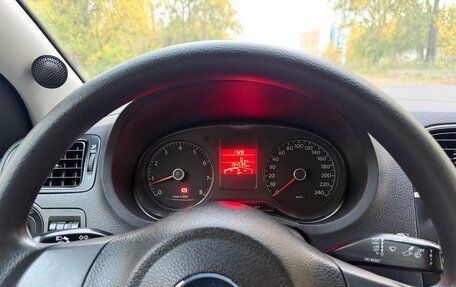 Volkswagen Polo VI (EU Market), 2012 год, 700 000 рублей, 15 фотография