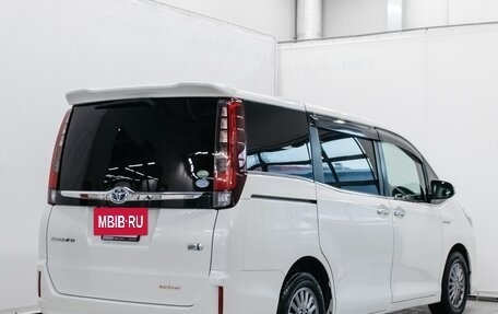Toyota Esquire I, 2016 год, 1 699 000 рублей, 4 фотография