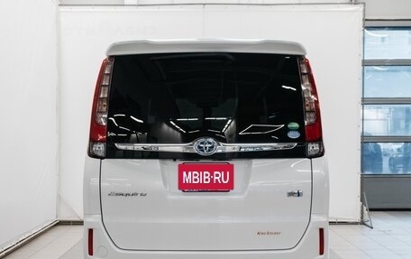 Toyota Esquire I, 2016 год, 1 699 000 рублей, 5 фотография
