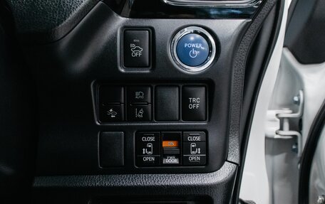 Toyota Esquire I, 2016 год, 1 699 000 рублей, 16 фотография