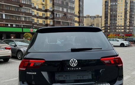 Volkswagen Tiguan II, 2020 год, 2 630 000 рублей, 2 фотография