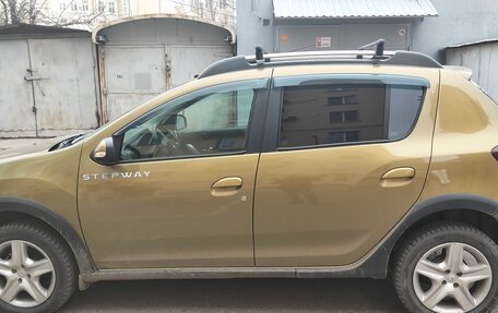 Renault Sandero II рестайлинг, 2015 год, 655 000 рублей, 2 фотография