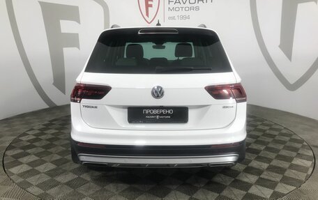 Volkswagen Tiguan II, 2019 год, 1 825 000 рублей, 3 фотография