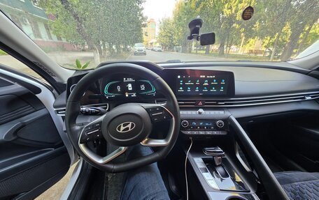 Hyundai Elantra, 2023 год, 2 300 000 рублей, 5 фотография