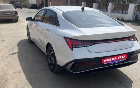 Hyundai Elantra, 2023 год, 2 300 000 рублей, 2 фотография
