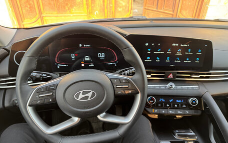 Hyundai Elantra, 2023 год, 2 300 000 рублей, 13 фотография