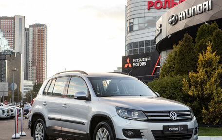 Volkswagen Tiguan I, 2012 год, 998 000 рублей, 2 фотография