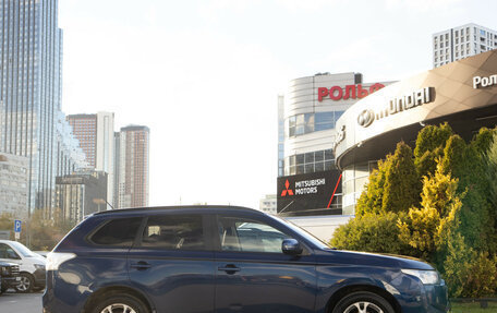 Mitsubishi Outlander III рестайлинг 3, 2013 год, 1 098 000 рублей, 3 фотография