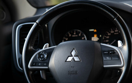 Mitsubishi Outlander III рестайлинг 3, 2013 год, 1 098 000 рублей, 12 фотография