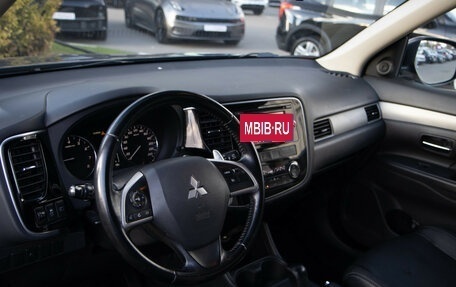 Mitsubishi Outlander III рестайлинг 3, 2013 год, 1 098 000 рублей, 10 фотография