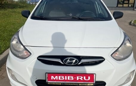 Hyundai Solaris II рестайлинг, 2014 год, 850 000 рублей, 1 фотография