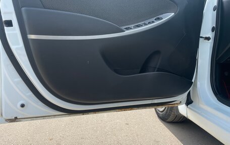 Hyundai Solaris II рестайлинг, 2014 год, 850 000 рублей, 15 фотография