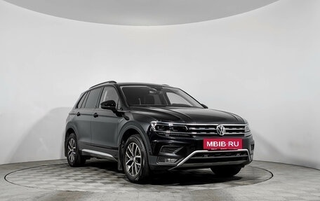 Volkswagen Tiguan II, 2020 год, 2 439 000 рублей, 3 фотография