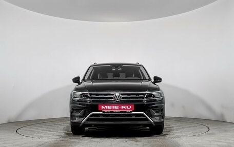 Volkswagen Tiguan II, 2020 год, 2 439 000 рублей, 2 фотография
