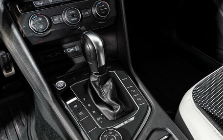 Volkswagen Tiguan II, 2020 год, 2 439 000 рублей, 11 фотография
