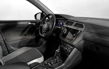 Volkswagen Tiguan II, 2020 год, 2 439 000 рублей, 14 фотография
