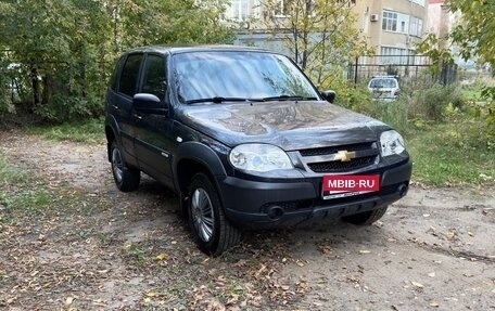 Chevrolet Niva I рестайлинг, 2017 год, 700 000 рублей, 3 фотография