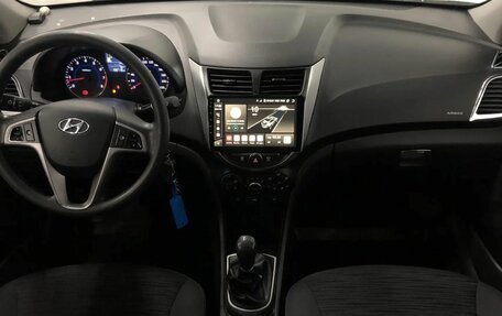 Hyundai Solaris II рестайлинг, 2014 год, 999 000 рублей, 17 фотография