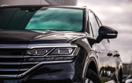 Volkswagen Touareg III, 2018 год, 4 300 000 рублей, 2 фотография