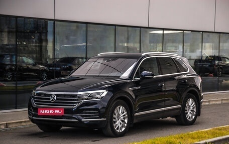 Volkswagen Touareg III, 2018 год, 4 300 000 рублей, 3 фотография