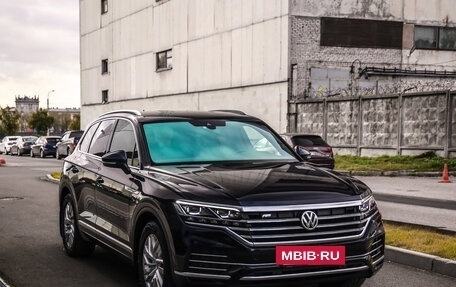 Volkswagen Touareg III, 2018 год, 4 300 000 рублей, 5 фотография