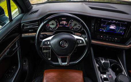 Volkswagen Touareg III, 2018 год, 4 300 000 рублей, 15 фотография